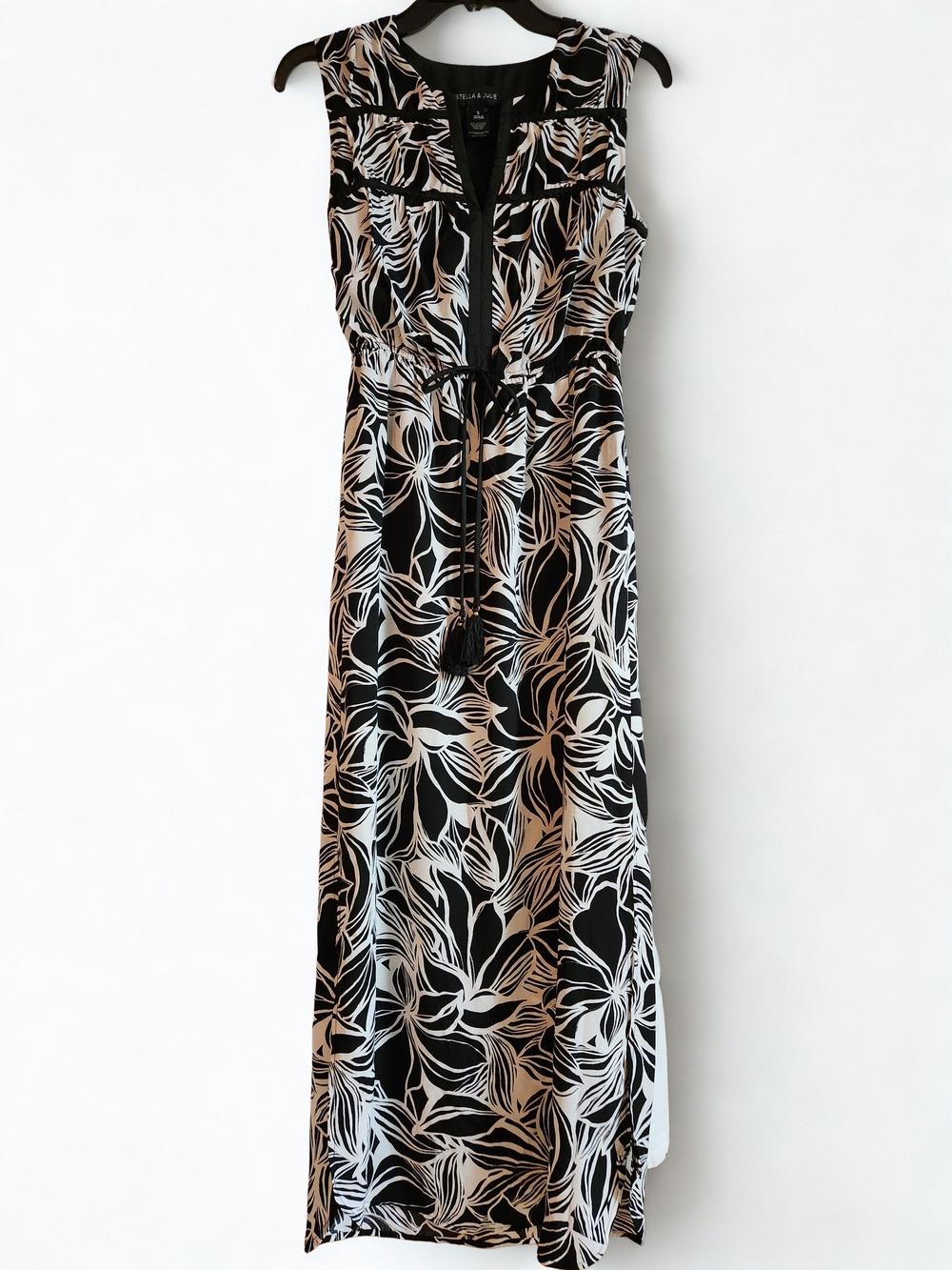 Sleeveless Maxi Dress with Black White Botanical Leaf Print & Tassel Ties